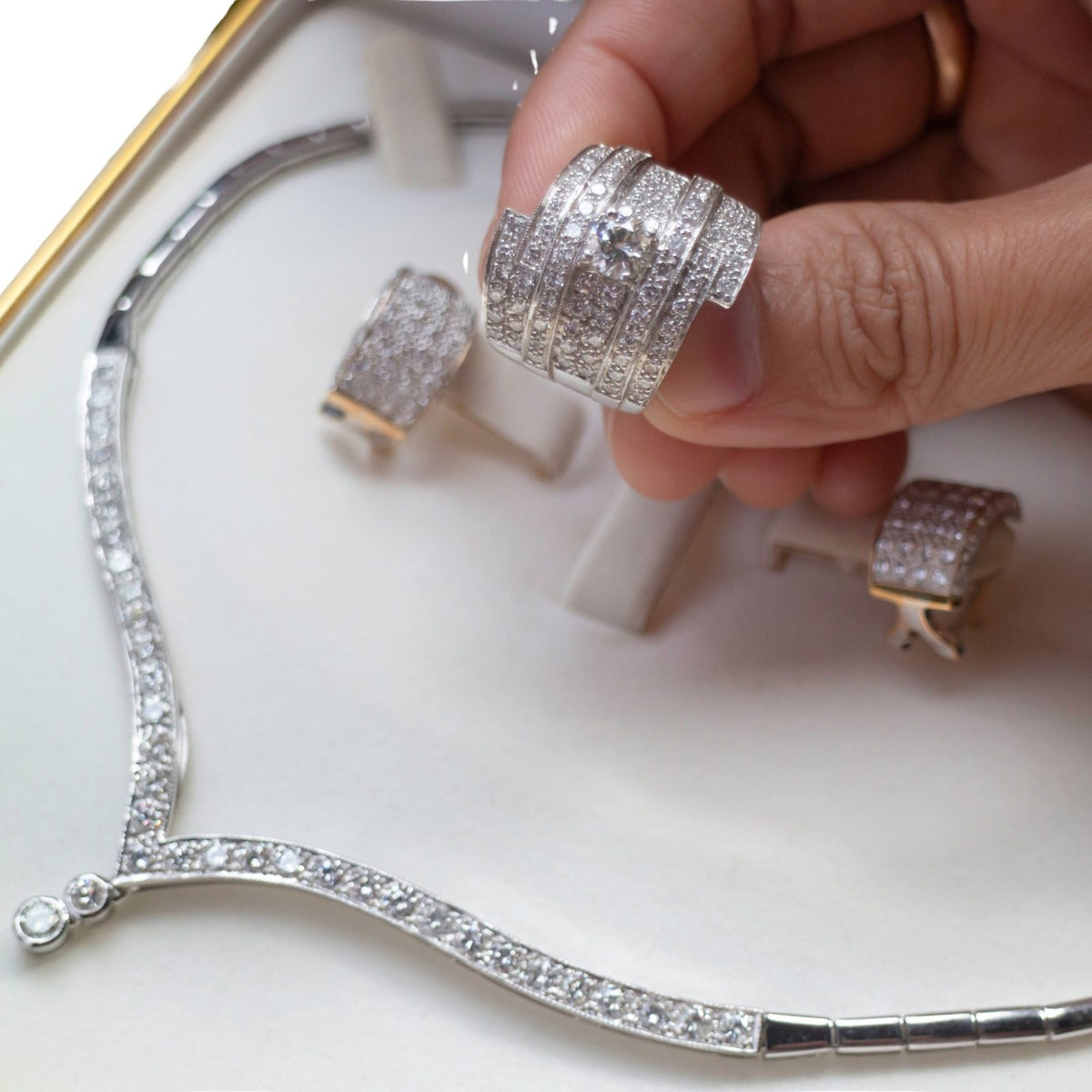 Schmuck verkaufen beim Schmuckankauf in Wien